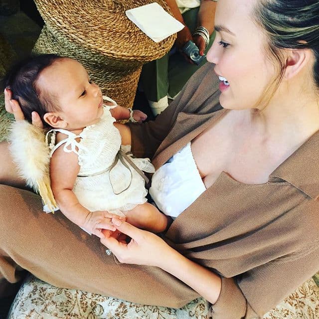 Chrissy batalló para poder quedar embarazada, pero ahora que tiene a su hermosa bebé todos sus esfuerzos han sido recompensados.
<br>