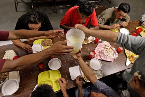 Tanto la Organización de las Naciones Unidas (ONU) como diversas plataformas sociales -nacionales e internacionales-, además de varios Gobiernos de Centroamérica, han exigido a México una mayor vigilancia de los derechos humanos de los migrantes a su paso por el país.