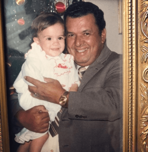 Ella conserva y atesora cada uno de los recuerdos vividos con su familia.