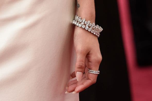 El corte tipo almendra es lo más recomendable.