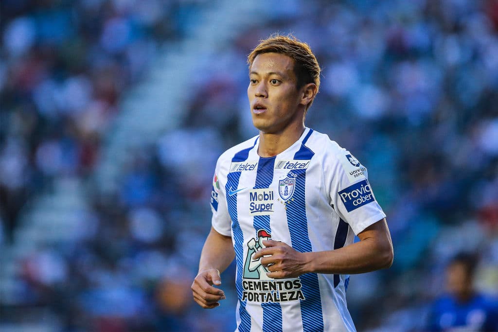 Sin embargo, Honda jugó 29 partidos y anotó 10 goles con los Tuzos en la Liga MX.
