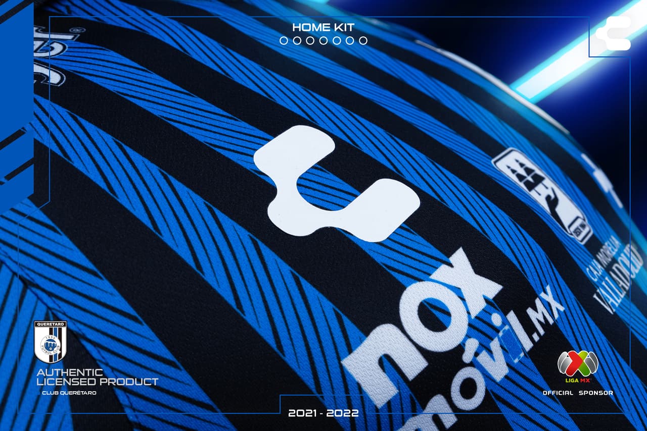 Gallos presentó su tradicional jersey con franjas negras y azules para su equipamiento como locales y un elegante blanco para el jersey de visita.