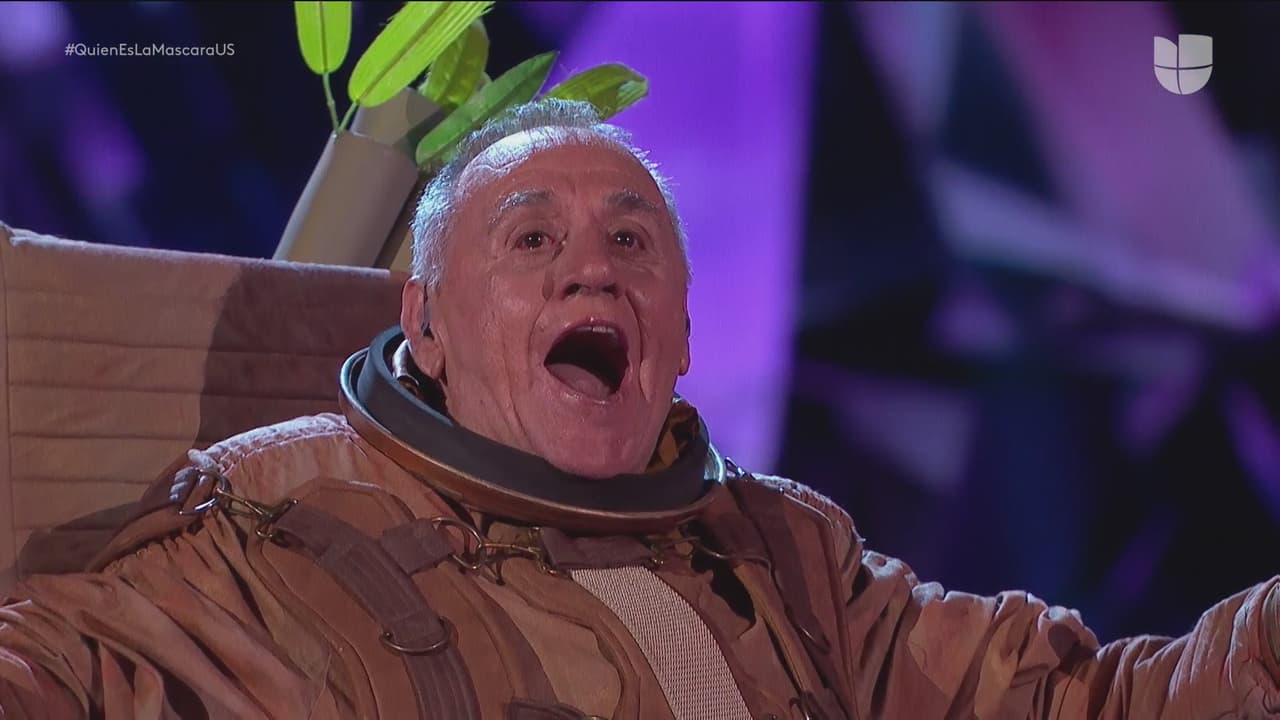 Al momento de quitarse la máscara, la sorpresa fue mayor al ver que el comediante mexicano Alejandro Suárez, era quien dio vida a este tierno personaje.