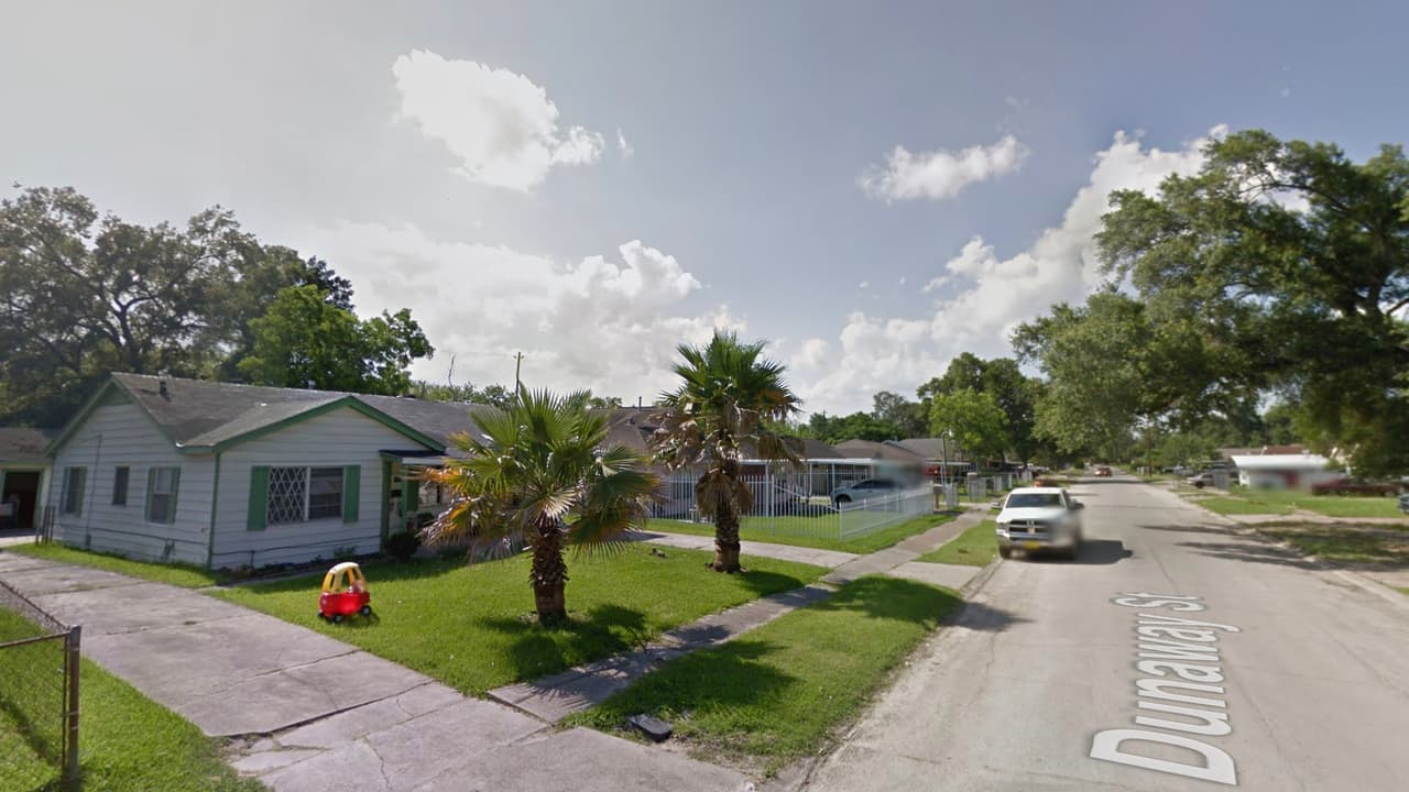 José A. Medellín, de 40 años, está preso en la cárcel del condado Harris acusado de apuñalar y matar a su esposa Mayra Graciela Falcón-Medellín, de 38 años.