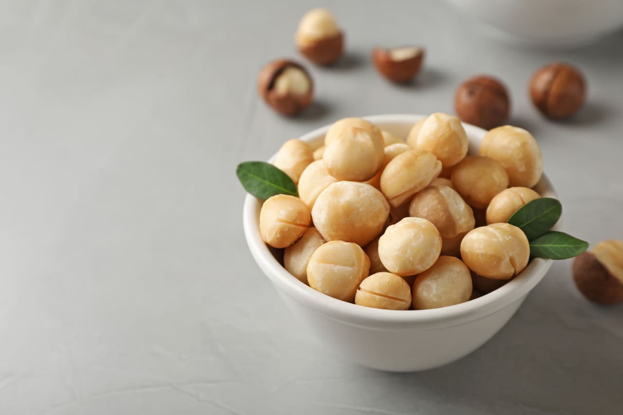 <b>Nuez de Macadamia.</b> La nuez de Macadamia, considerada como la más fina del mundo, es también conocida por sus efectos afrodisiacos. Debido a lo alto de su precio, esta nuez se consume poco, siendo la Navidad la ocasión ideal para servirla como snack. La nuez de la India también tiene efectos similares.