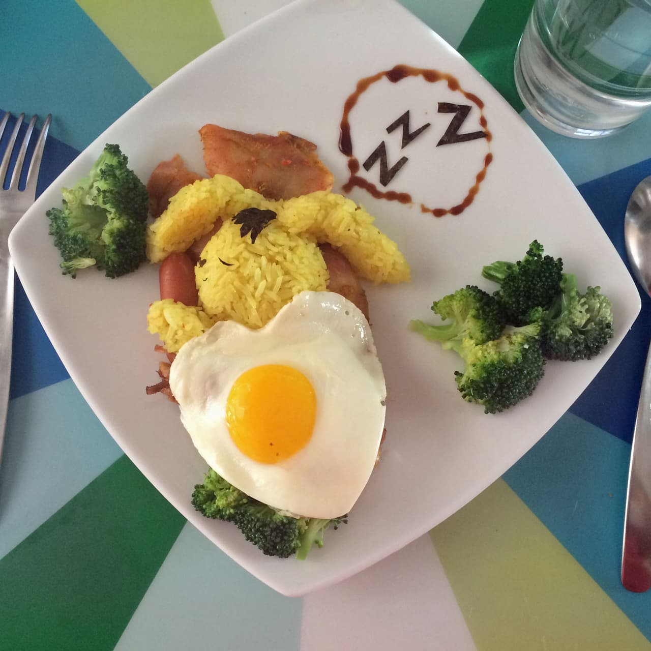 Y si amaneciste con mucho sueño... tu desayuno también.