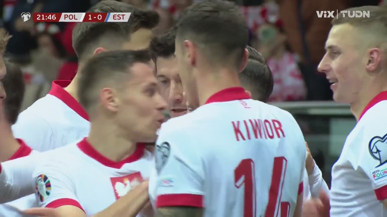 ¡Como de rayo! Przemyslaw Frankowski abre el marcador para Polonia