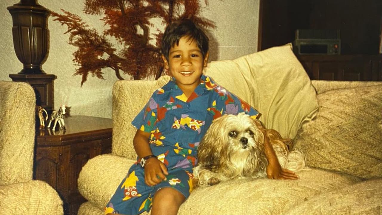 En Chile se reportan miles de jóvenes que durante la dictadura de Augusto Pinochet fueron separado de sus padres, sin embargo, 
<b><a href="https://www.camara.cl/verDoc.aspx?prmID=49545&prmTipo=INFORME_COMISION" target="_blank">un informe </a></b>d e la Comisión Especial Investigadora de los Actos de Organismos del Estado, en relación con eventuales irregularidades en procesos de adopción e inscripción de menores, y control de su salida del país, señala que se tiene registro de adopciones ilegales desde los años 50 y agrega que los menores tienen derecho a saber su identidad como lo establece la Convención de Derechos del Niño.