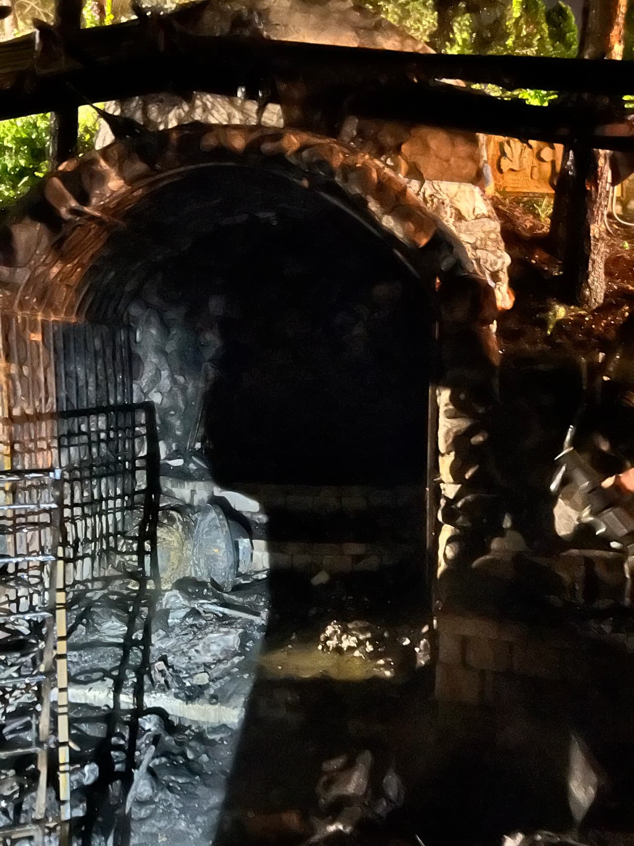 El fuego fue rápidamente apagado por socorristas y bomberos.