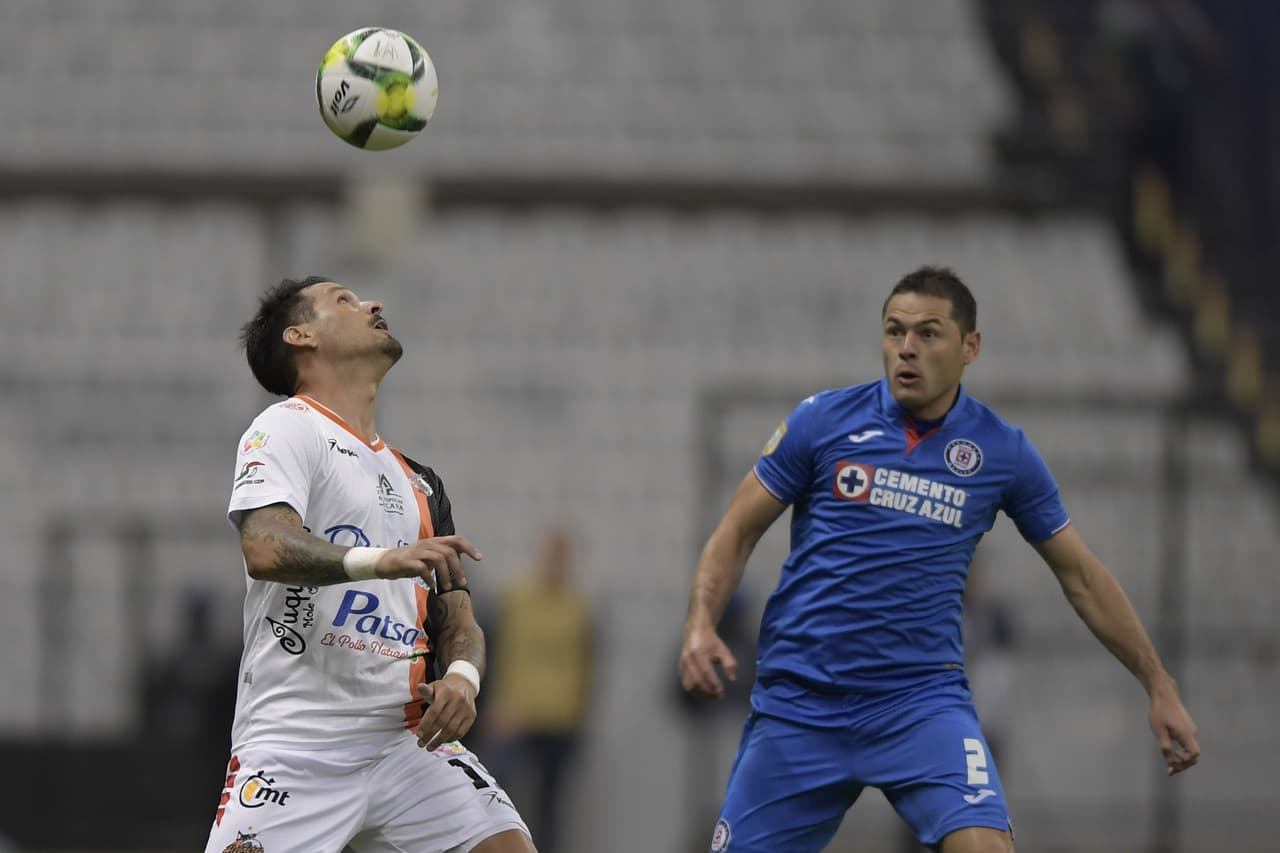 Y pese a la intensidad que le pudieron ambos equipos, no pudieron alterar el marcador y se fueron al medio tiempo con una igualada 0-0.