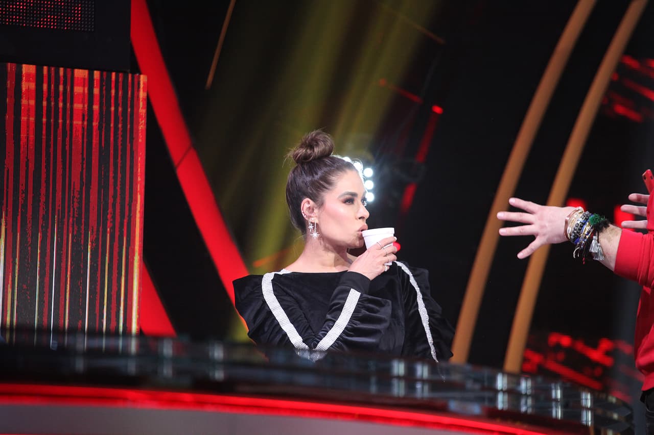 Claro que la rosquilla no podía ir sola, un rico cafecito sería la compañía perfecta.