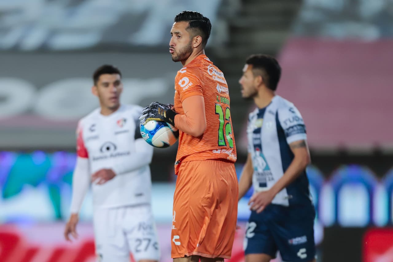 Con gol de Nacho Malcorra desde el punto penal, Atlas logra vencer a Pachuca 0-1 para romper una racha de 10 partidos sin ver la victoria.