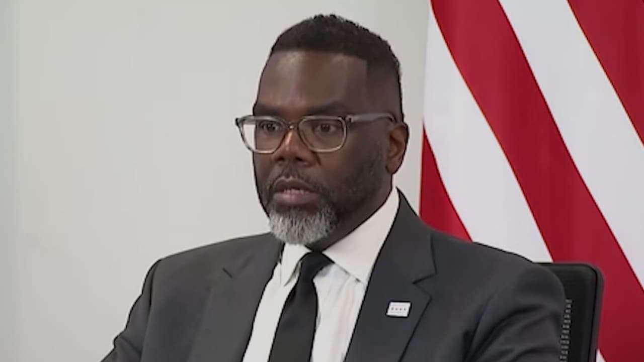 Encuesta muestra rechazo de latinos al alcalde Brandon Johnson antes de elección en Chicago