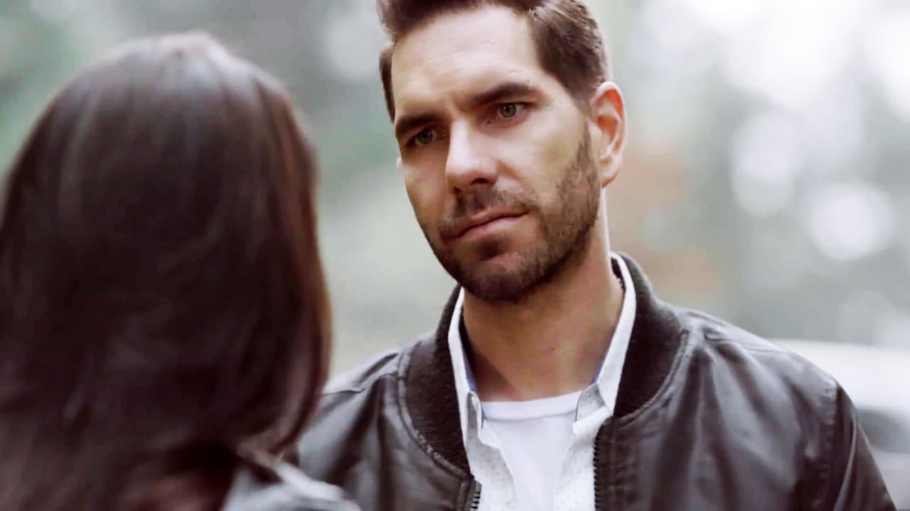 <b><a href="http://www.univision.com/temas/arap-bethke">Arap Bethke</a></b> ha dado vida a 
<b><a href="http://www.univision.com/series/la-piloto/arap-bethke-es-john-lucio">John Lucio</a></b>, uno de los narcotraficantes más peligrosos de la serie.