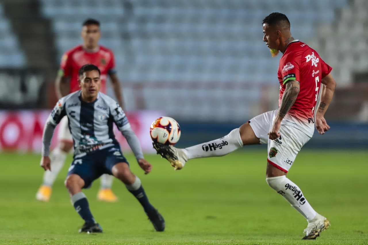 El comandante Mauro Quiroga logra empatar el partido al 90+5 y Pachuca rescata un punto en su arranque del Guard1anes 2021 frente a Bravos.