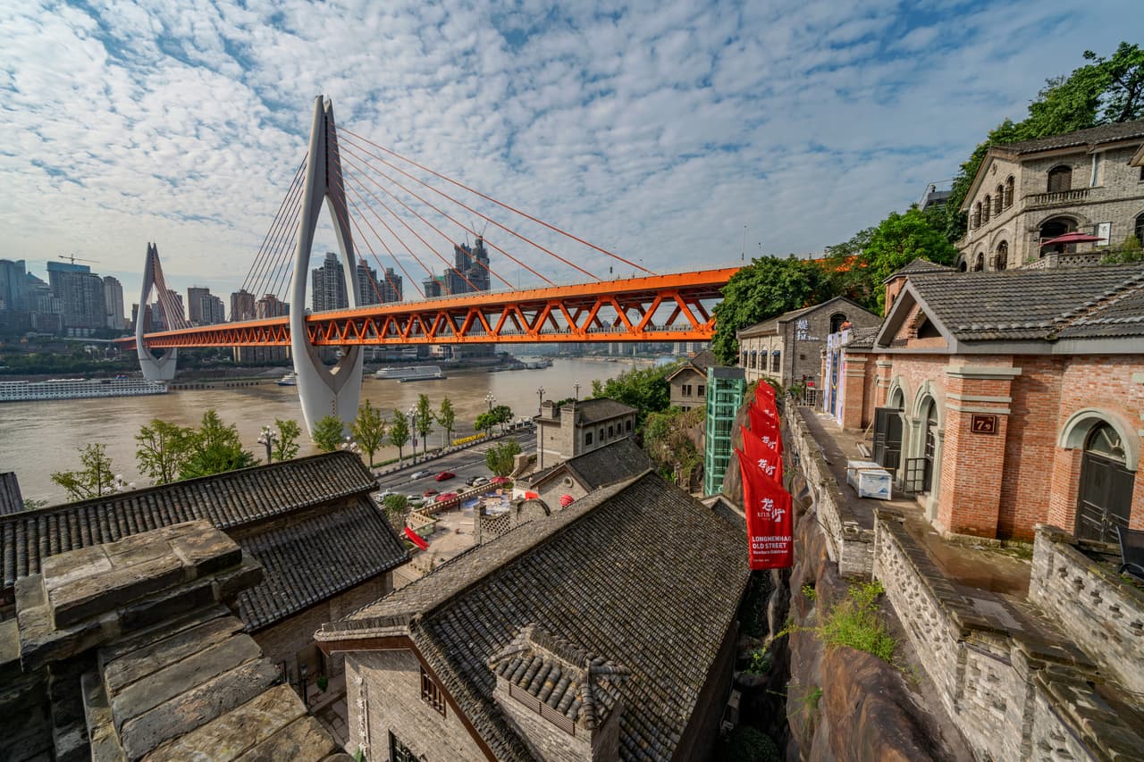 <b>Puesto 13. Chongqing, China: 15,872,000 habitantes en 2020. </b>Tenía 7,863,000 a comienzos del siglo XXI, desde entonces su población se duplicó (creció 101.8%).