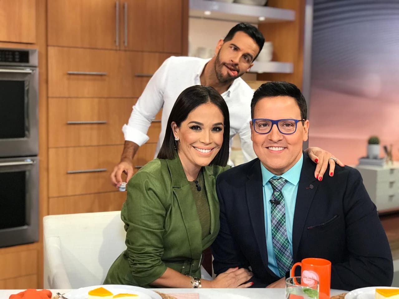 Yisus hizo otra vez de las suyas cuando Karla y Raúl buscaban una foto perfecta.