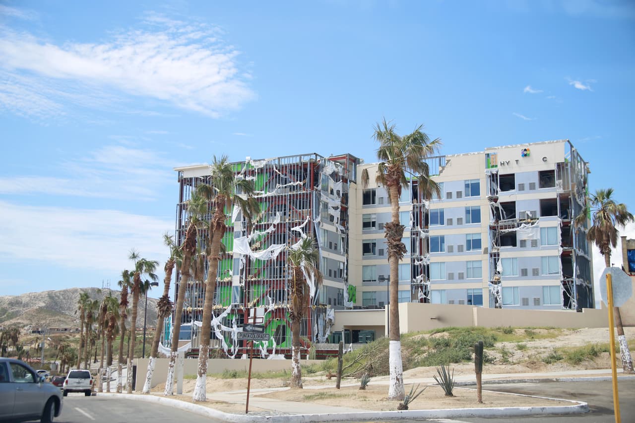 Un hotel destruido después de que el huracán Odile golpeó Baja California Sur el 25 de septiembre de 2014.