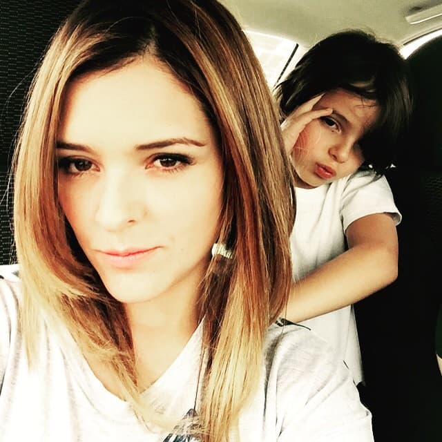 Por ahora sólo son Santi y Grettell, muy divertidos y guapos.