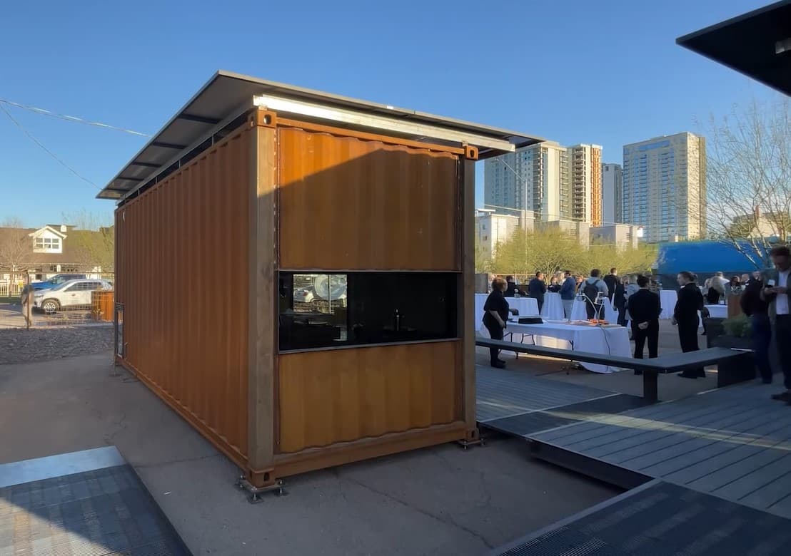 Contenedores: de muro fronterizo a innovadoras casas que intentan resolver la crisis de la vivienda