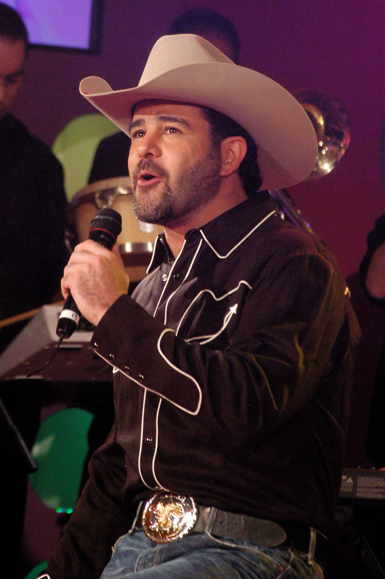 Capetillo ya no es una estrella juvenil y lleva siete años alejado de la actuación, sin embargo, sigue siendo muy querido por el público.