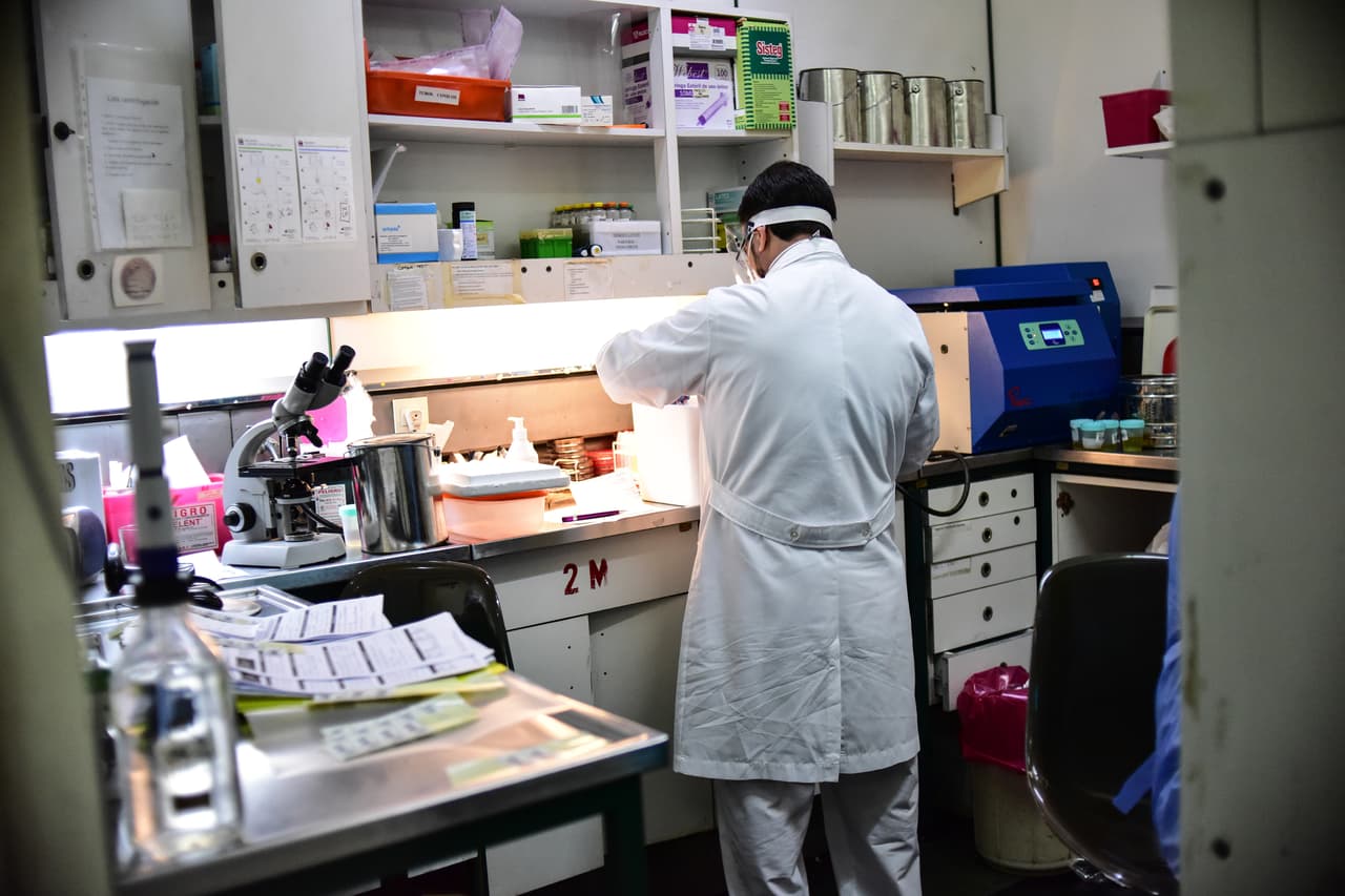 $ 20 millones para respaldar a los departamentos de salud locales y el laboratorio de salud estatal.