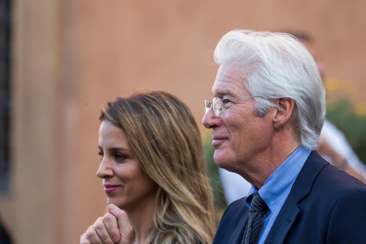 Desde hace años, Gere ha sido impulsor por una concientización en el deterioro del medio ambiente, un tema común con el sumo pontífice.