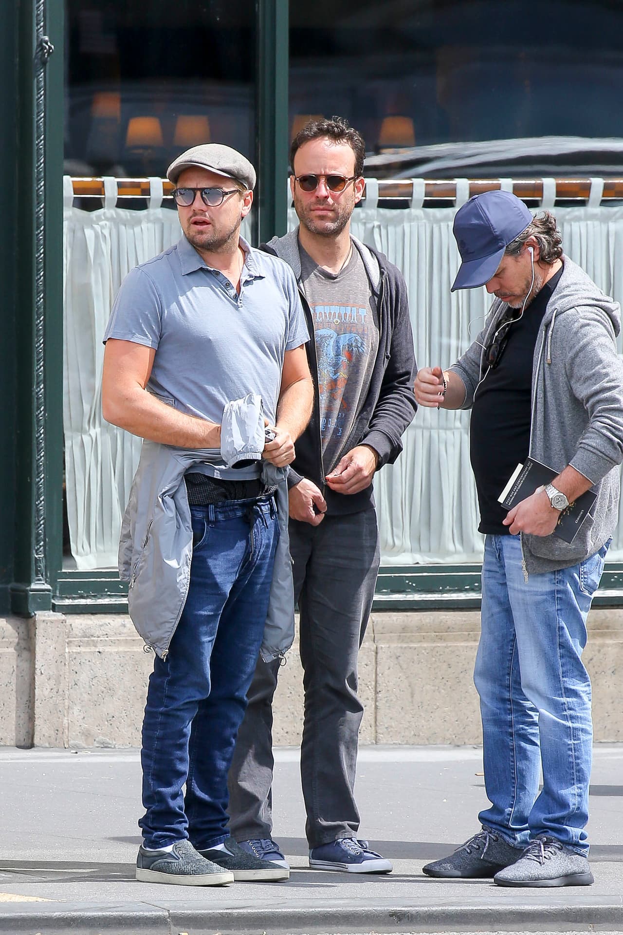 De inmediato bajó su playera, pero ya todo había quedado captado por las cámaras.