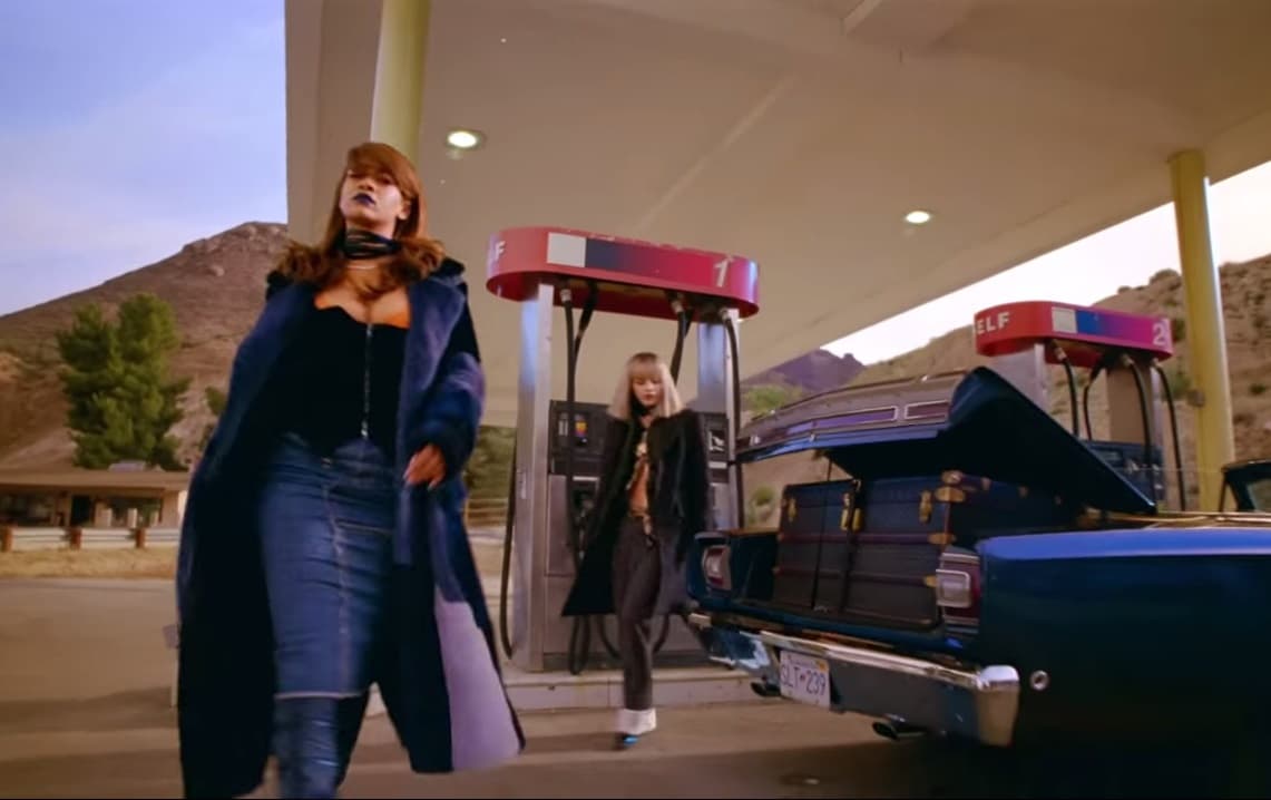 Ante todo la sensualidad, con estos estrafalarios atuendos levantó suspiros.