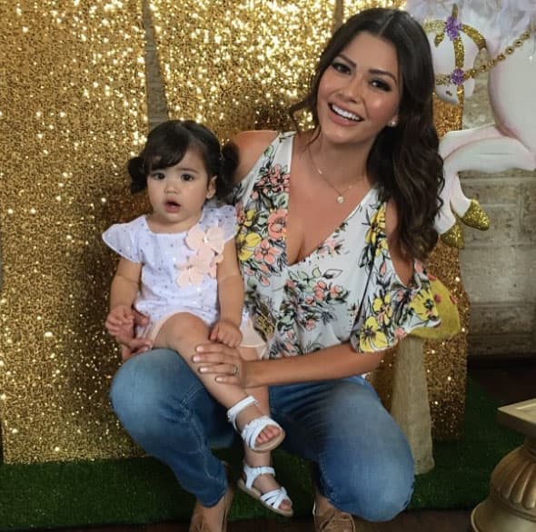 Ana Patricia: "Con hemoshina disfrutando la fiesta del primer cumpleaños de Sofía Andrea". (Agosto 6, 2016)