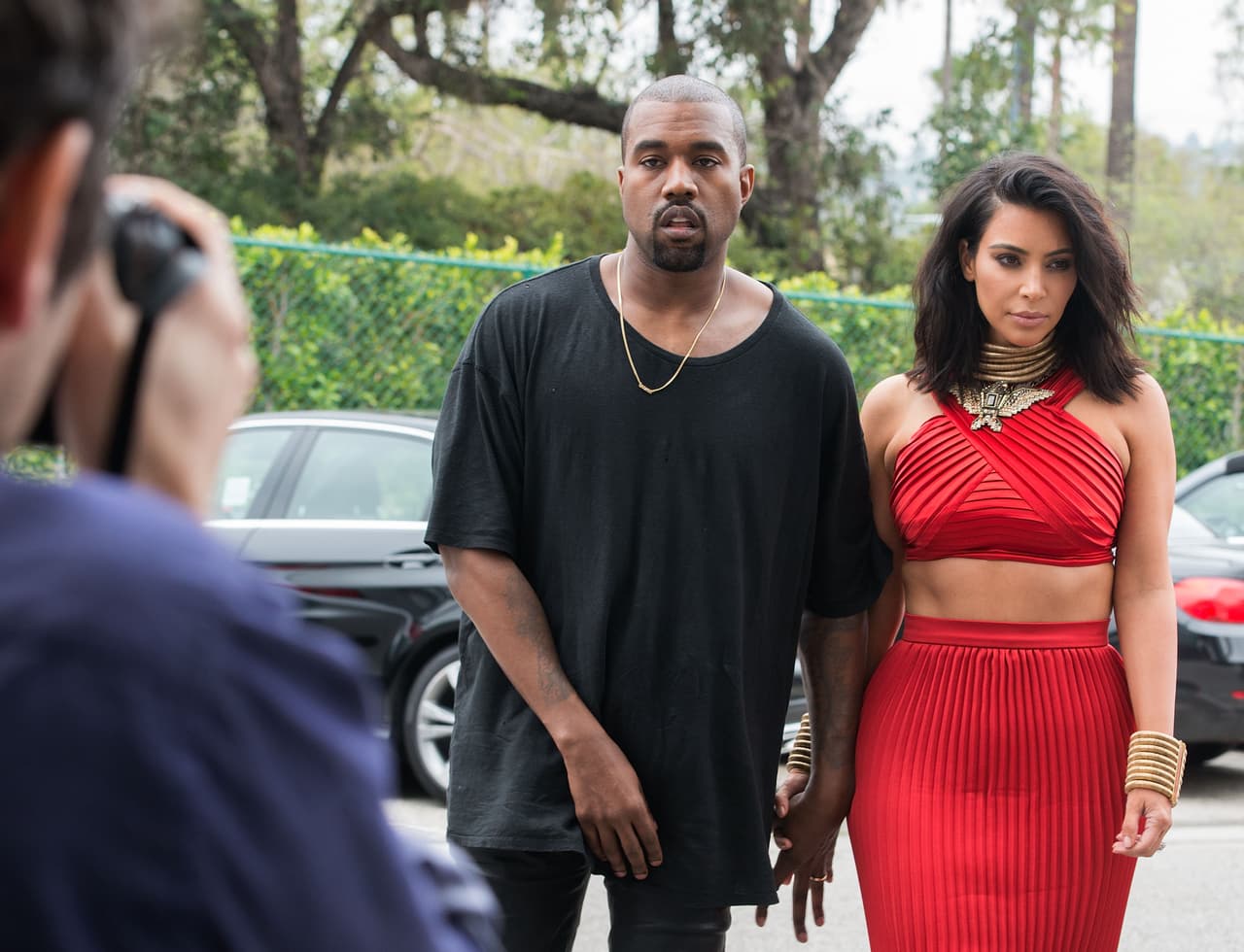 No es la primera ocasión en que la pareja se enfrenta con él. Sucedió lo mismo en mayo de 2016, pero en aquel entonces
<b><a href="https://www.univision.com/entretenimiento/kardashian/kim-kardashian-y-kanye-west-amenazan-a-su-exguardaespaldas-con-una-demanda-millonaria" target="_blank"> le exigieron una disculpa pública</a></b>. En esta ocasión, esa petición quedó desechada. 
<br>