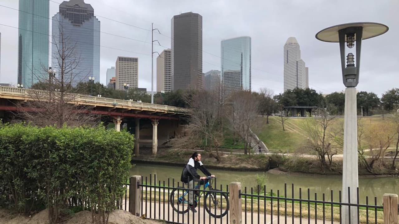Este parque cuenta con varios lugares para la recreación y esparcimiento de grandes y pequeños.