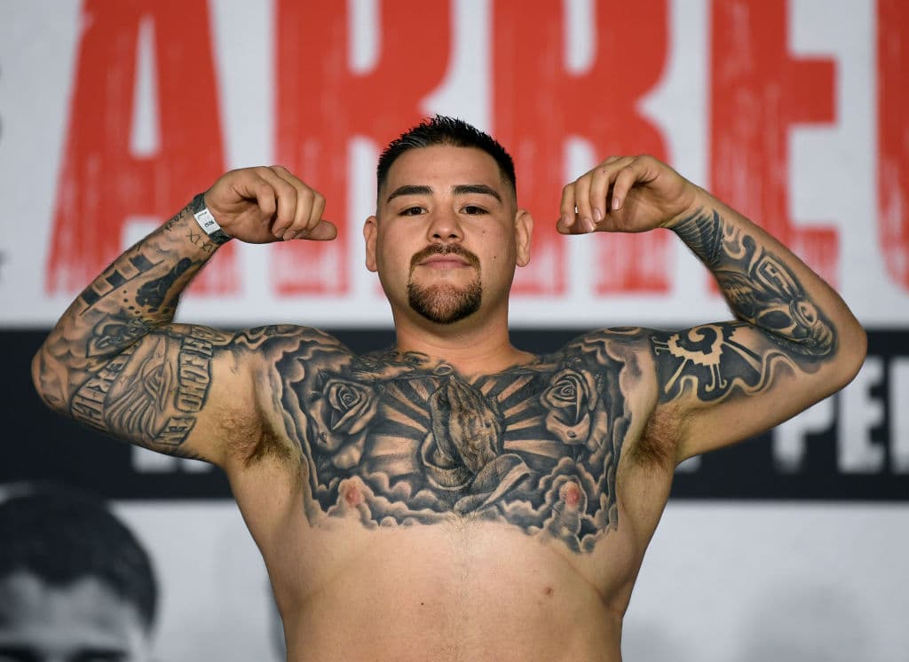El primero en subir a la romana fue Chris Arreola que detuvo la aguja en 228 libras. Posteriormente llegó el turno para Andy Ruiz que puso el equilibrio en 256 libras.