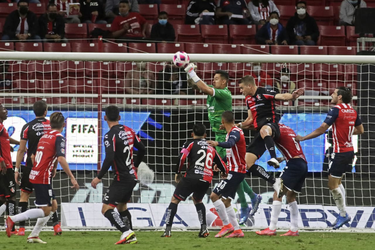 Raúl Gudiño tuvo algunas buenas atajadas.