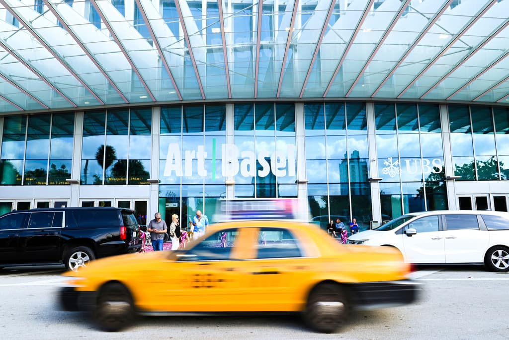 La feria de Art Basel se celebra en el Miami Beach Convention Center del 6 al 8 de diciembre.