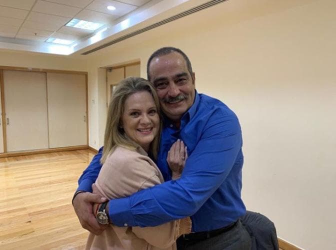 Ambos fueron vistos muy cariñosos detrás de cámaras durante las grabaciones de 
<b><a href="https://www.univision.com/shows/te-doy-la-vida" target="_blank">Te Doy La Vida</a></b>, telenovela en la que ambos participan.