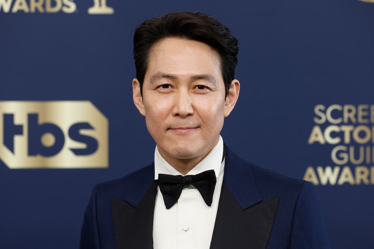 La serie estuvo nominada a Mejor Ensamble de Actores para una Serie de Drama. En ella también actuó Lee Jung-jae, quien estuvo presente en la gran noche de los SAG Awards 2022.