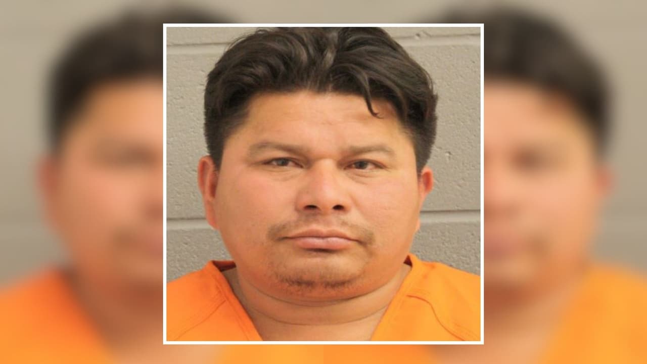 Acusan a un hombre de conducir en estado de ebriedad en Houston con un niño como pasajero