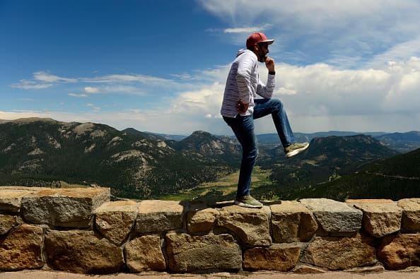 Tiene una extensión de 672 millas cuadradas y es famoso por sus 
<a href="https://www.nps.gov/romo/index.htm" target="_blank">increíbles vistas desde sus miradores</a> que permiten captar momentos inolvidables con la familia o amigos.