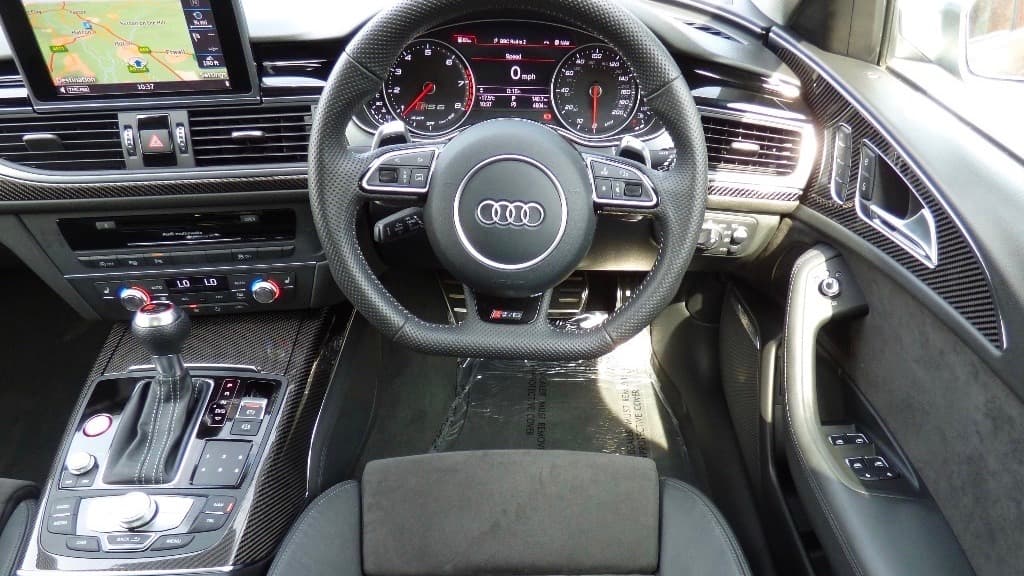 ¿Quién dijo calentamiento global? Increíblemente los controles del sistema climático de este camioneta están colocados en la 
<b>posición más fría</b>, algo que no se ve comúnmente en las islas británicas.