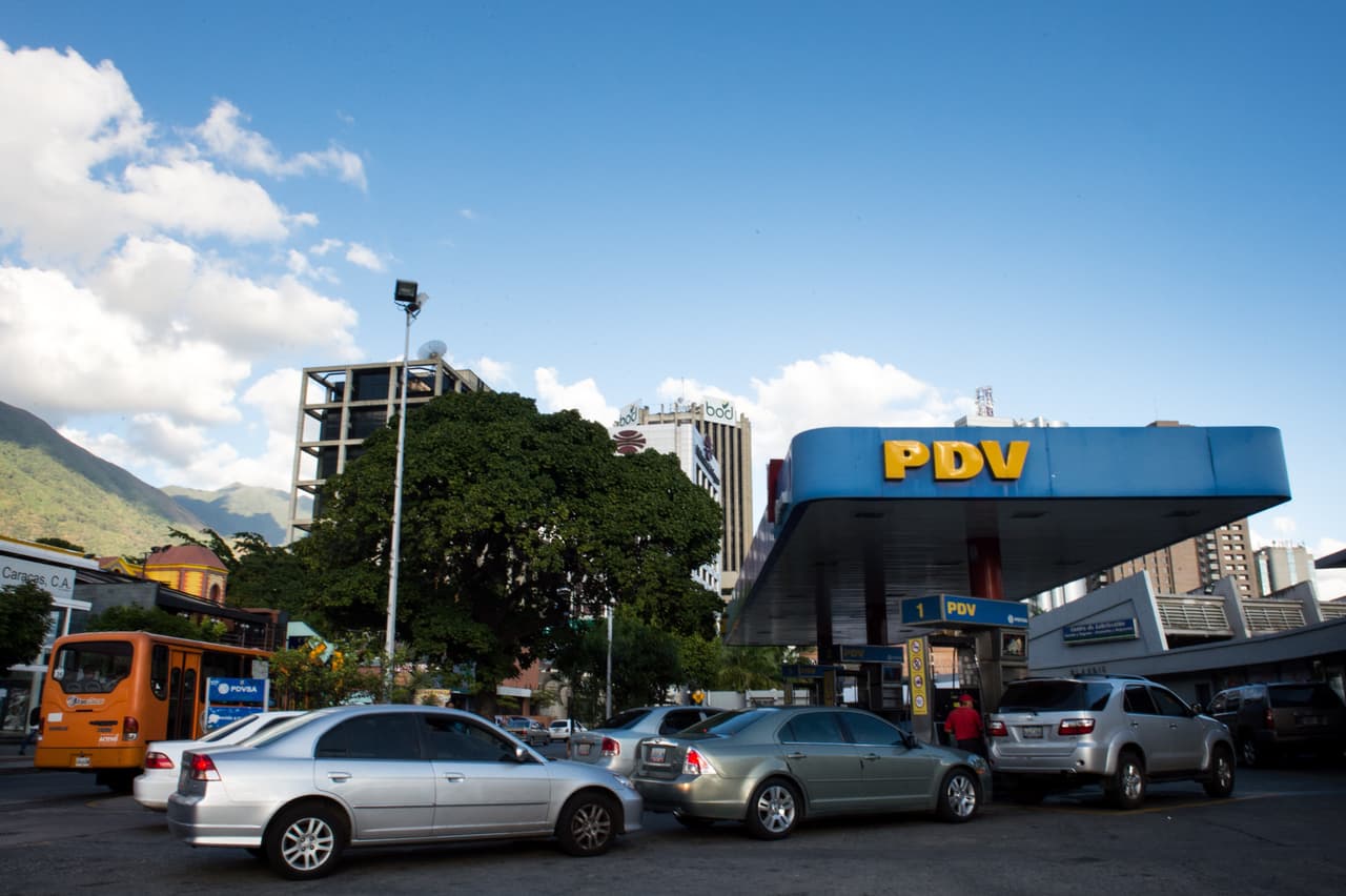 La inflación en Venezuela se triplicó y la economía se desplomó en 2015