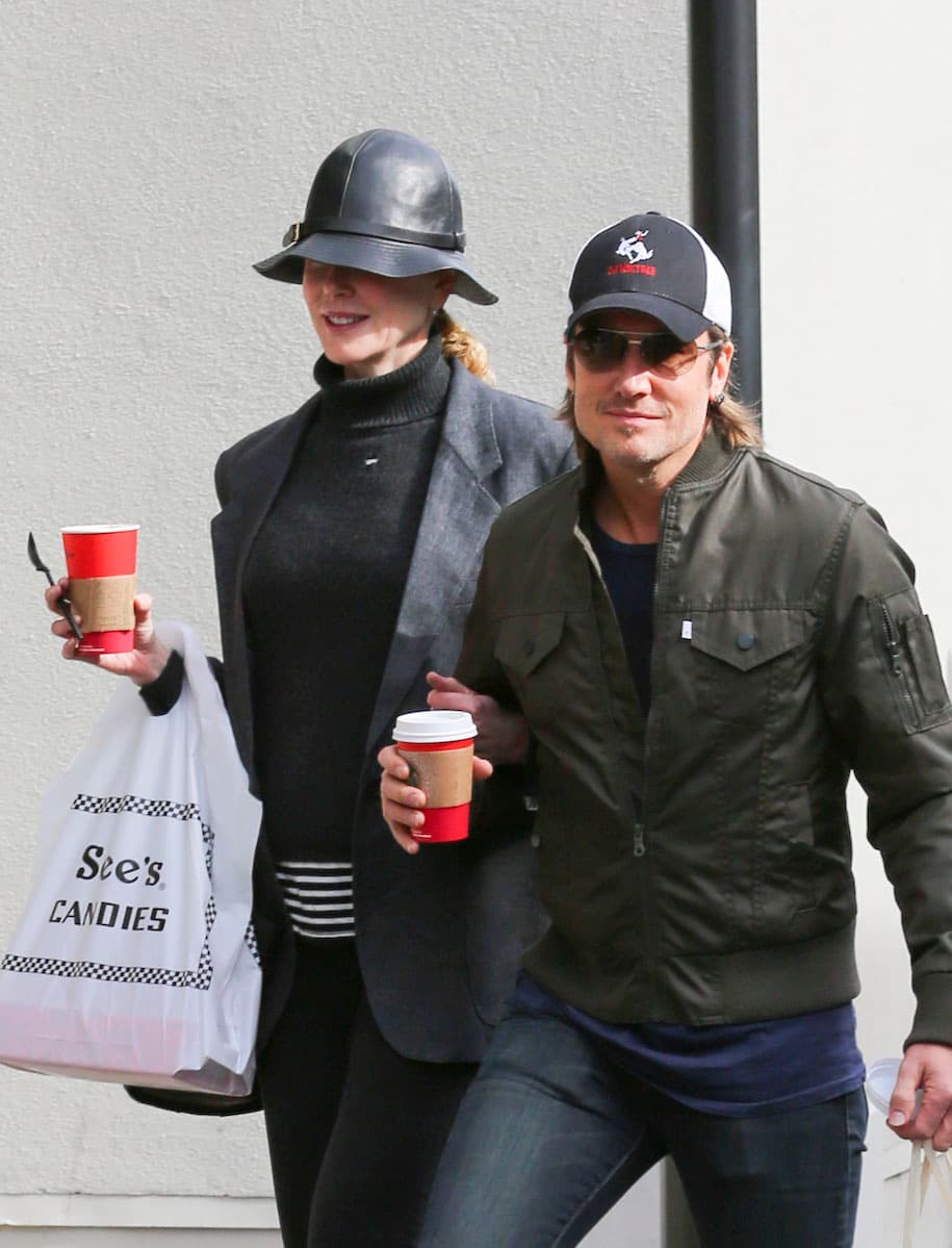 Aun así, esbozaron una sonrisa para los fotógrafos.