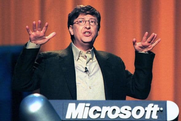 Nuevas caras y fortunas más grandes es lo que dejó ver la nueva lista de los 400 estadounidenses más ricos que publicó la revista Forbes. Este año el ranking incluyó al inversionista George Soros, por primera vez, a sus 81 años de edad entre las primeras posiciones. Aquí te presentamos a los primeros 10 millonarios de esta lista.