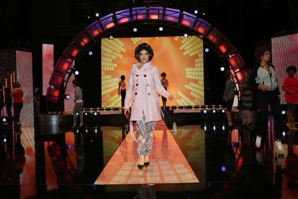 En este segundo 'show' conoceríamos al segundo grupo que iría a la mansión, pero antes de que iniciara la gala, los nervios y estrés en los ensayos, los atuendos raros y sexys, y las primeras seis elegidas invitadas como público fueron los ricos ingredientes del 'backstage'. Mira todo lo que hicieron las chicas antes de salir al escenario.