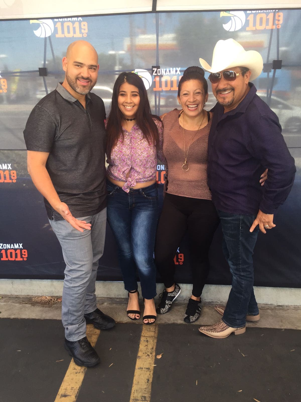 'El Bueno, La Mala y El Feo' no dejan de premiar a los niños en el regreso a clases.