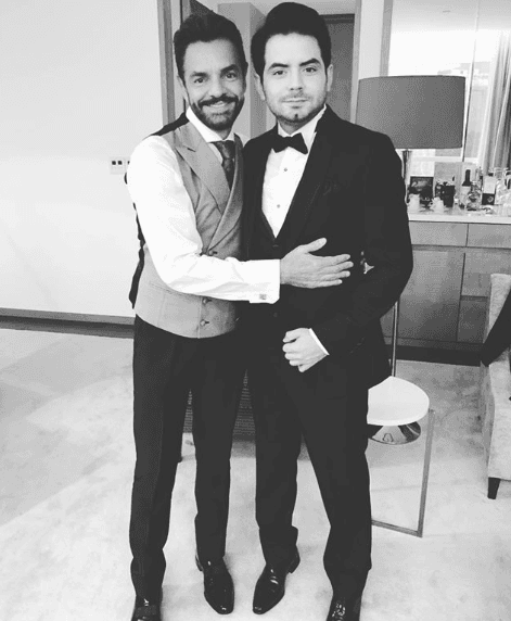 "Siempre que nos despedíamos de papá era muy fuerte y con mis hermanos. Me acuerdo que 
<b>llorábamos muchísimo</b> y la despedida con él era de 'híjole, a ver cuándo (se vuelven a ver)'. Sí era de abrazarnos, sí le llorábamos bastante", confesó el hijo de Victoria Ruffo sobre su niñez, reseñó 
<a href="https://www.quien.com/espectaculos/2019/10/23/jose-eduardo-derbez-indirecta-mama-haberlo-separado-eugenio" target="_blank">Quién</a>.