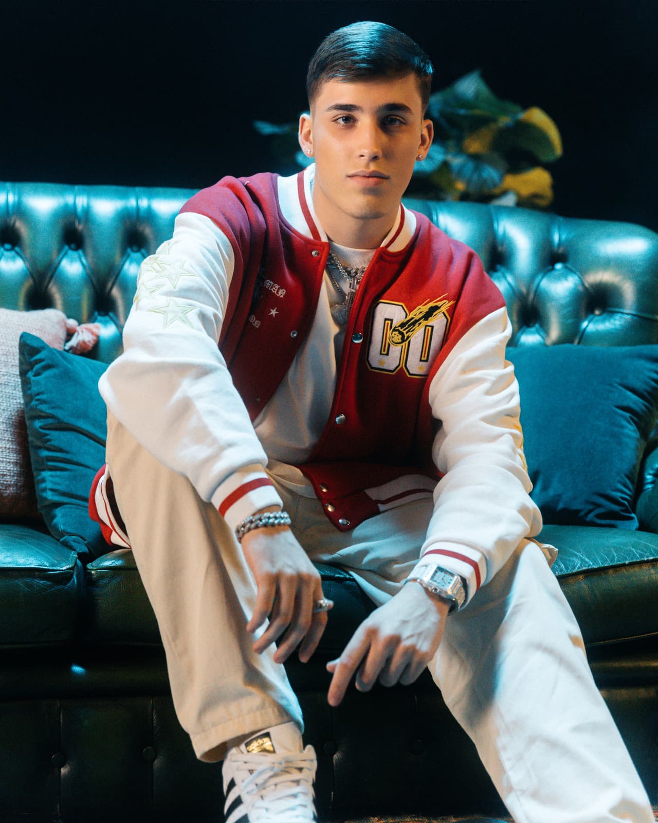 <h3 class="cms-H3-H3">Alejo</h3>
<br>Este joven puertorriqueño tendrá una participación musical con el debut del tema ‘Pantysito’ en TV, el cual interpreta junto a Feid y Robi y sobrepasó el millón de streams en plataformas el primer día de su lanzamiento. Alejo está nominado por primera vez a los Premios Juventud en la categoría La Nueva Generación – Masculina.