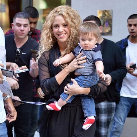 Shakira con su hijo Sasha en una foto de archivo