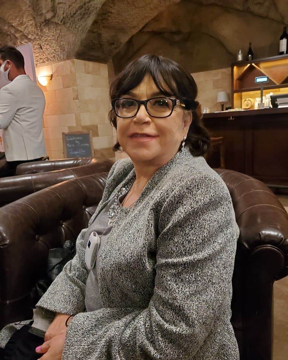 “Así que si les llega una demanda, aténganse a ella, porque mi nombre está registrado. ‘Doña Rosa Rivera cocina’, ‘Doña Rosa’, todo está registrado”, detalló.