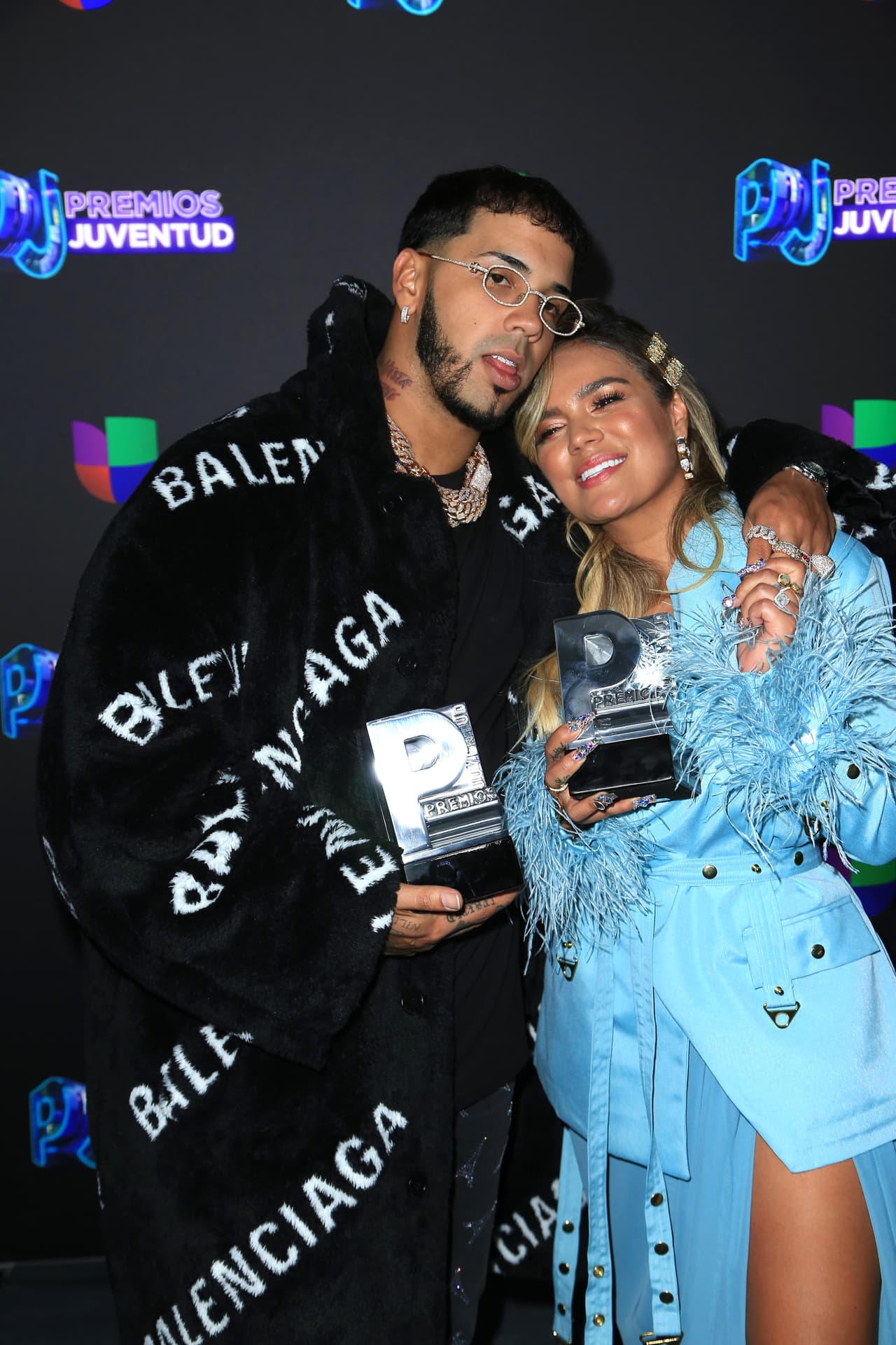 <b>Ritmo en la regadera / Singing in the shower: </b>Anuel AA & Karol G: 'Secreto'.